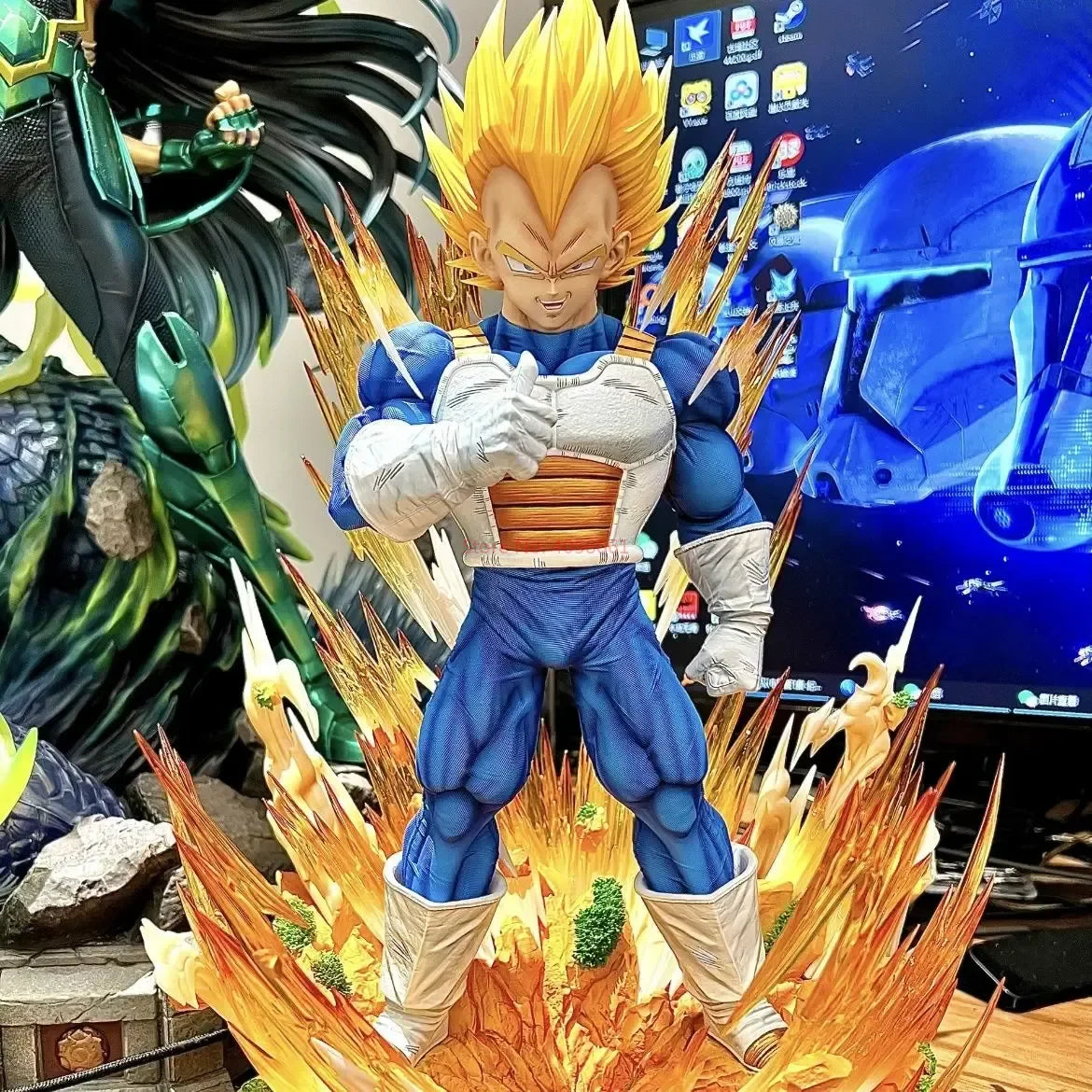 Vegeta Super Saiyan Figure