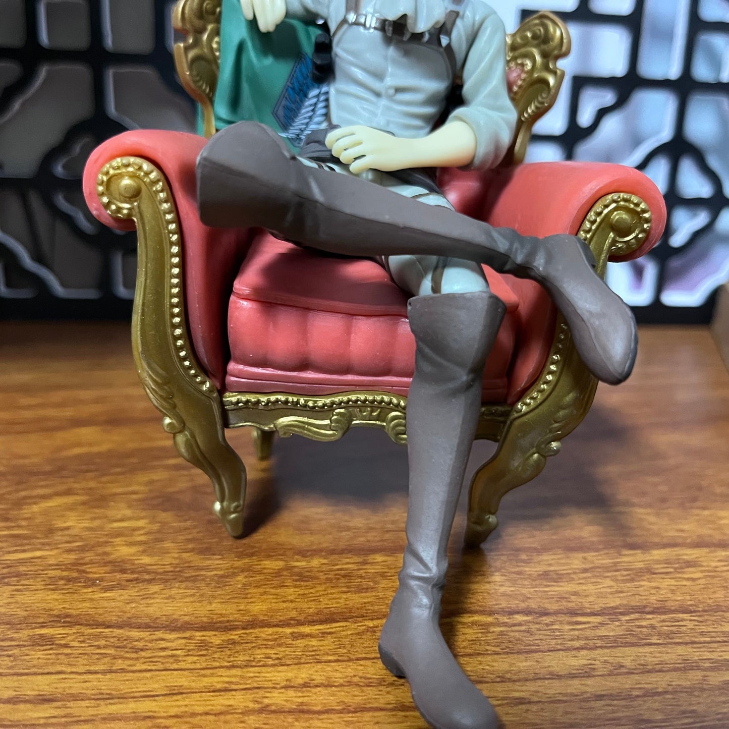 Levi Sitting Figure