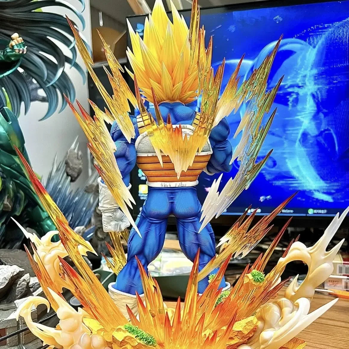 Vegeta Super Saiyan Figure