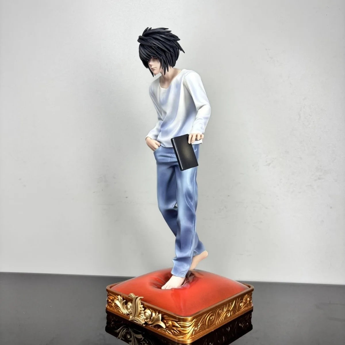L Lawliet Standing Figure