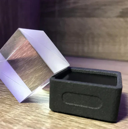Seinen Cube Display